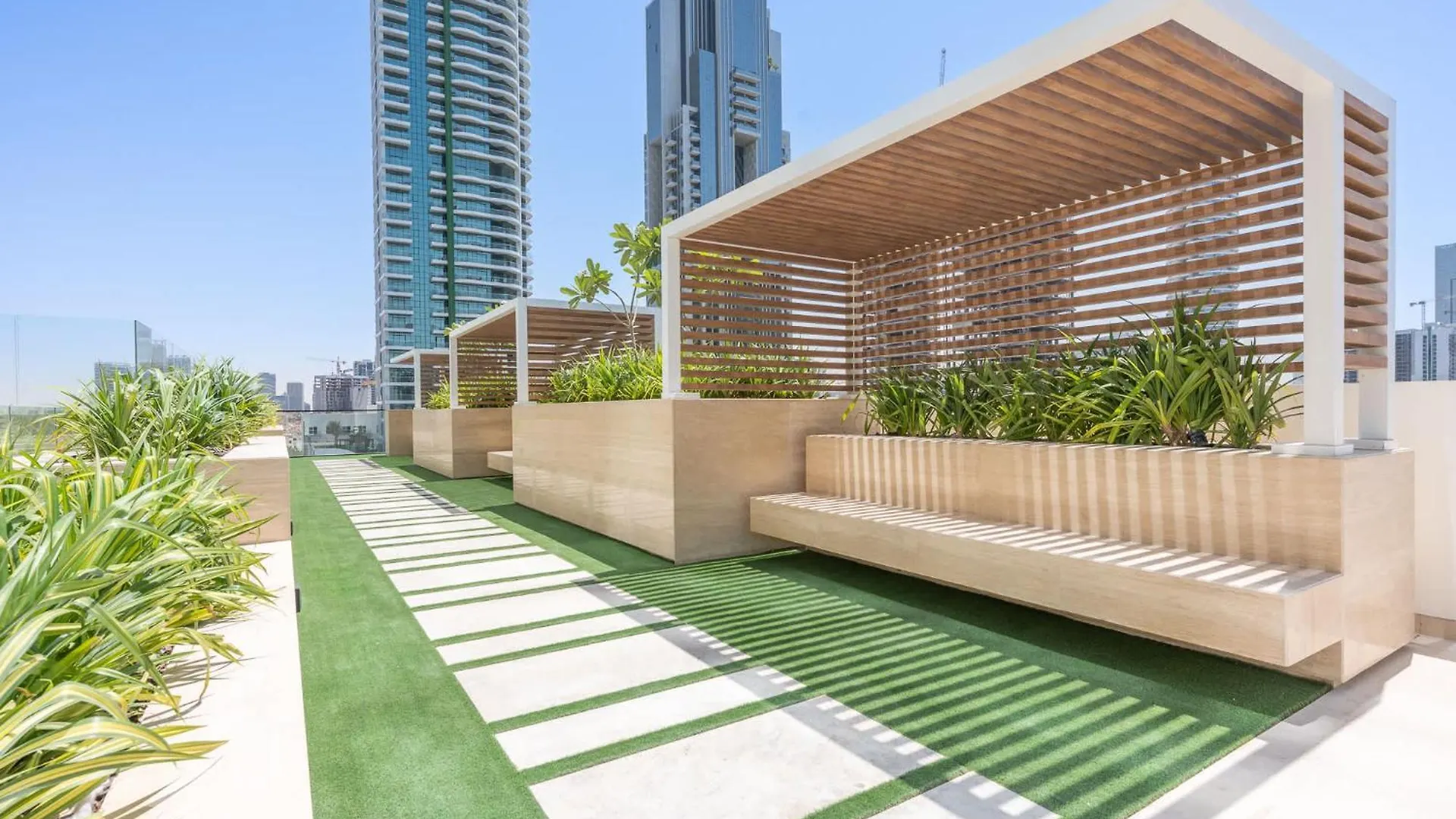 Chic Studio In Jvc Sleeps 2 With Balcony And Pool Dubai 0*,  United Arab Emirates